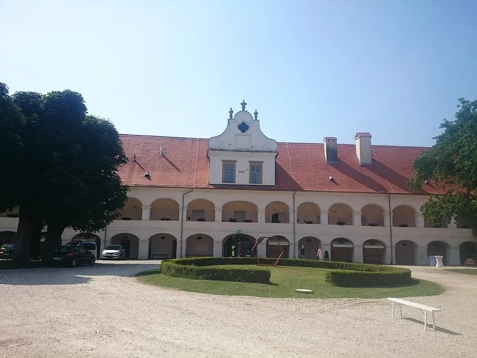 Konjeniški klub dvorec Rakičan