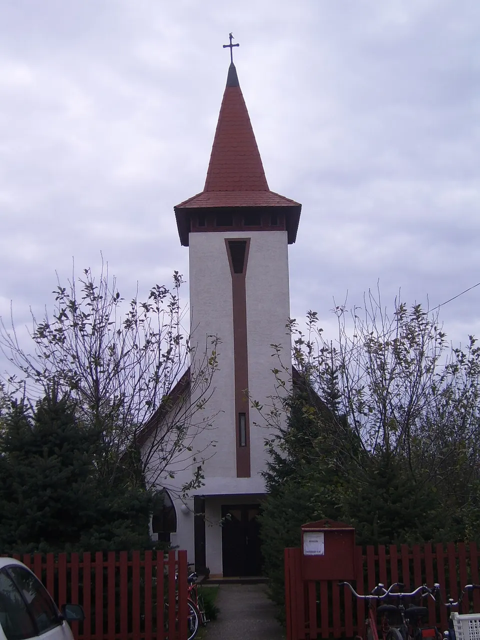 Dinnyés-emlékszoba