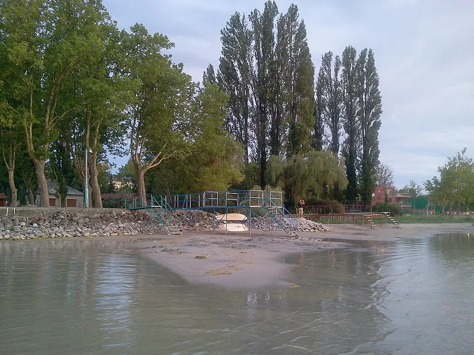 Hullám utcai szabadstrand