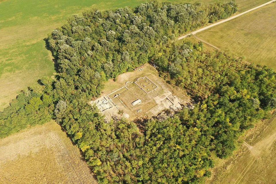 Aranymonostor Látogatóközpont