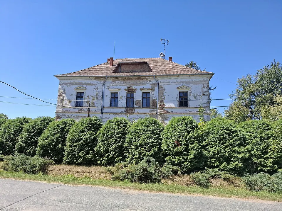 Dervalics uradalmi kastély