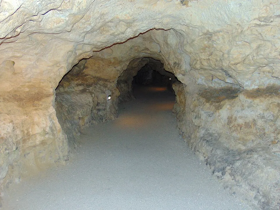 Tapolcai-tavasbarlang