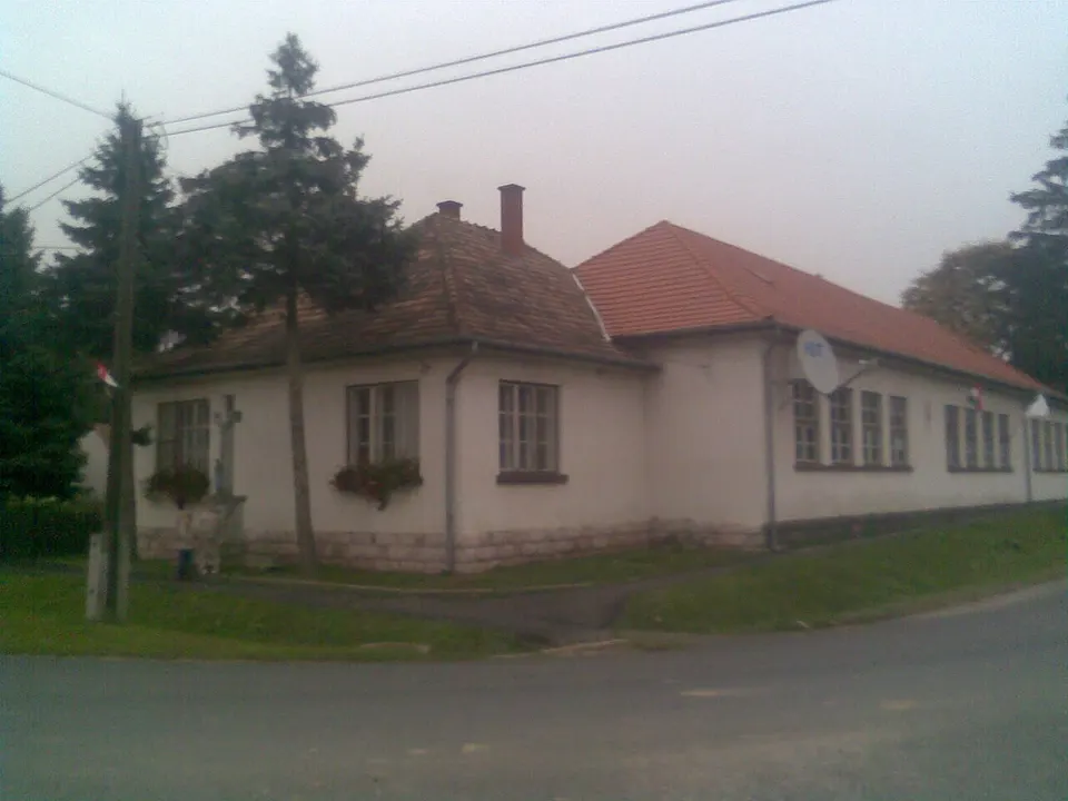 Tauber-kastély és Magtár