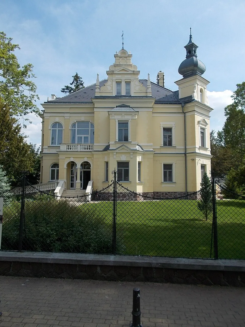 Thanhoffer Villa