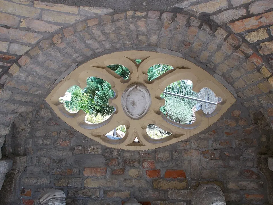 Vár