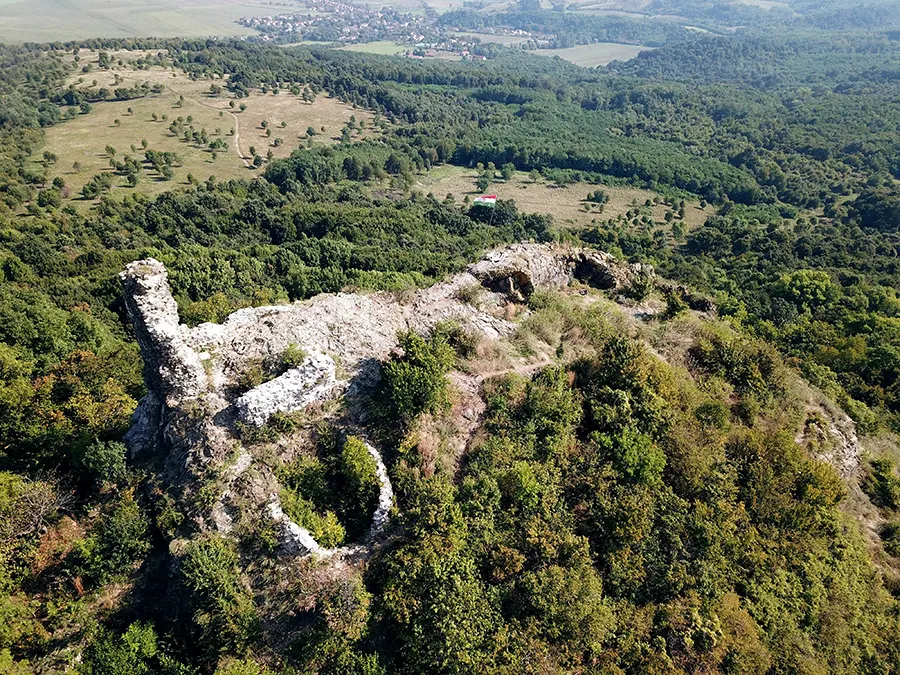 Szanda vár romja