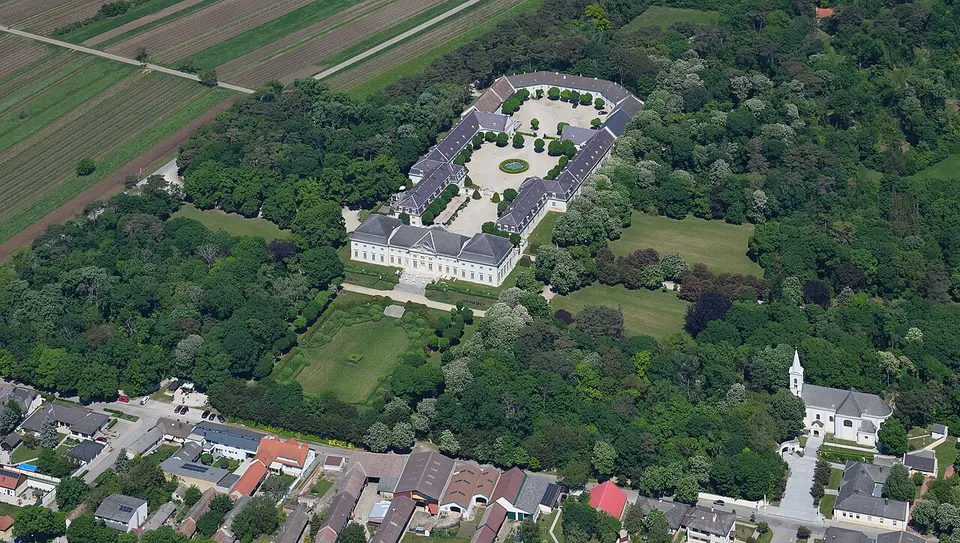 Schloss Halbturn