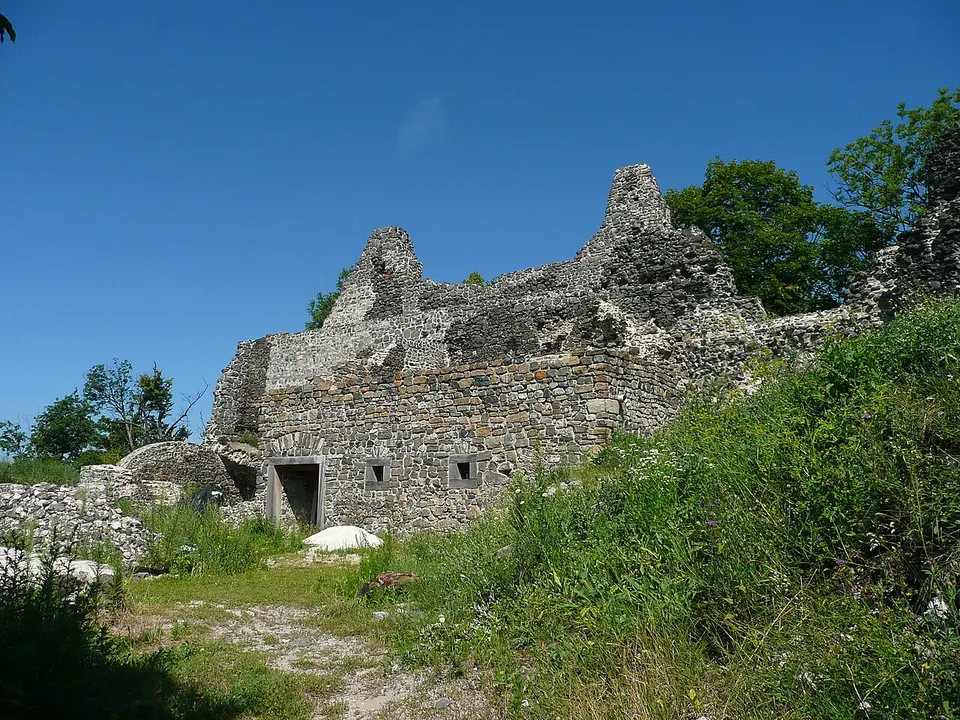 Tátika várrom
