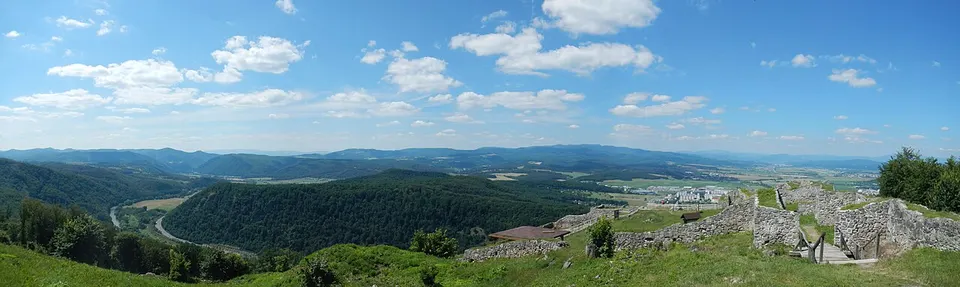 Pustý (horný) hrad