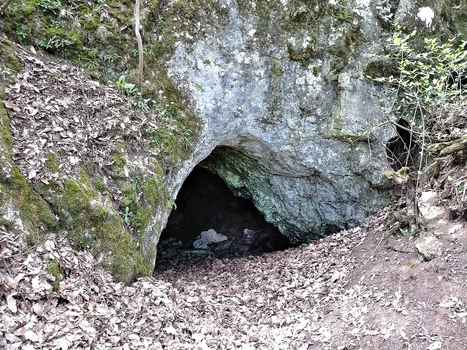 Kiskő-oldali 2. sz. barlang