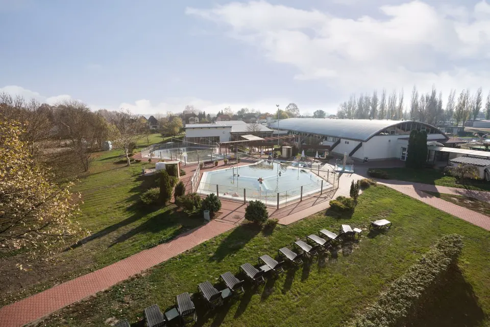 Barack Thermal Resort