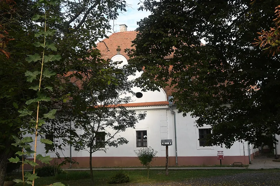 Huszár-kastély