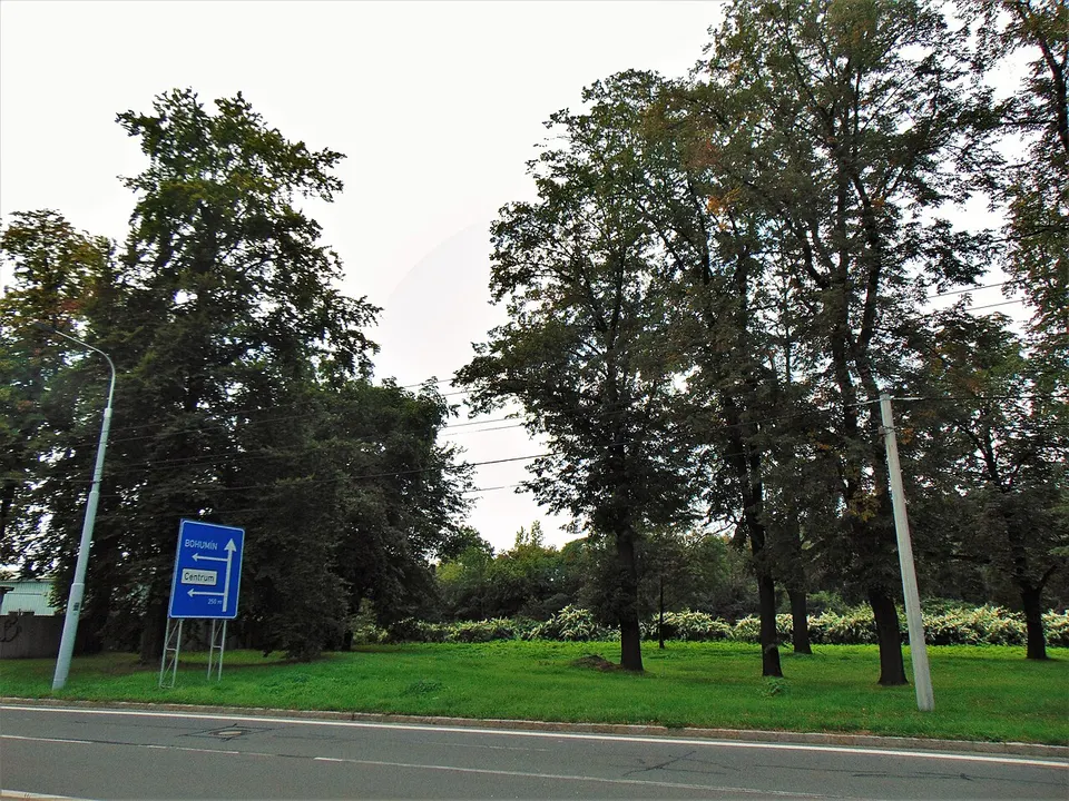 Hrušov