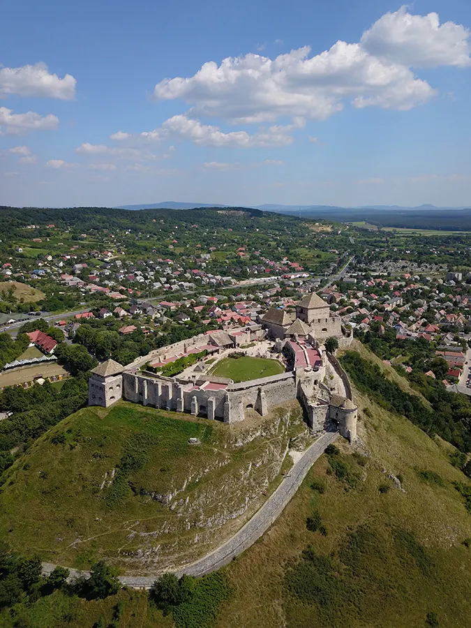 Tarisznyavár és Középkori Piac