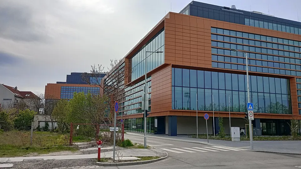 Babos Síklub, Fogarasi Nordica Síiskola