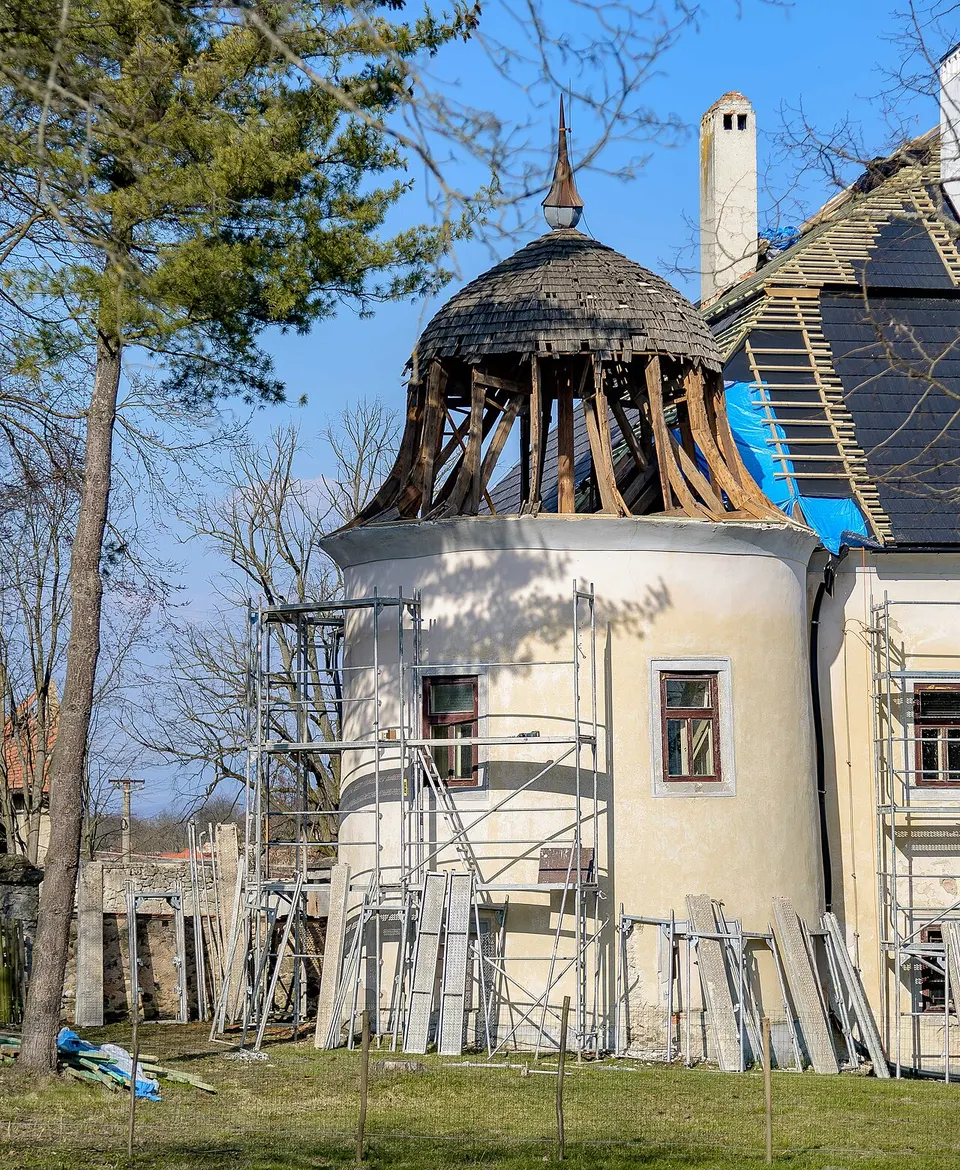Kaštieľ Ostrá Lúka